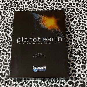 Planet Earth DVD Collection - Black 5 DVD Set Like New.  Played 1 time.